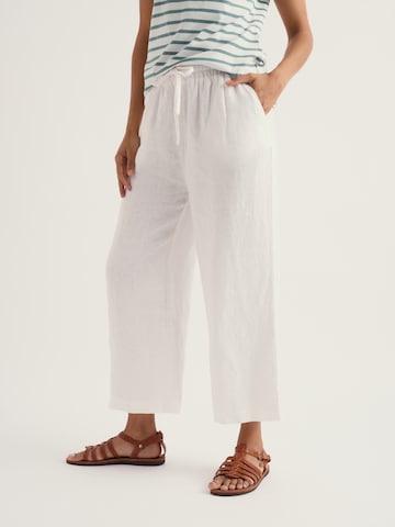 Seasalt Cornwall Loose fit Pants 'Tide Flow' in White: front