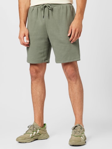 River Island Regular Trousers in Green: front