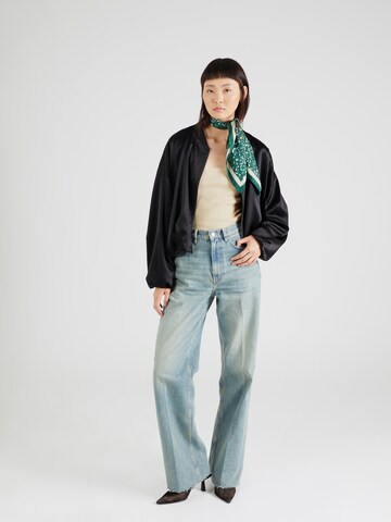 Haut & Other Stories en beige