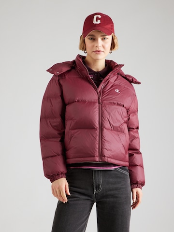 Calvin Klein Jeans Zimní bunda 'Essential' – červená: přední strana