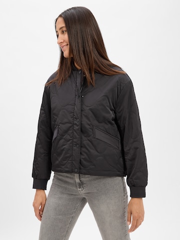 OPUS Between-season jacket 'Hallinu' in Black: front