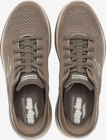 Baskets basses SKECHERS en gris