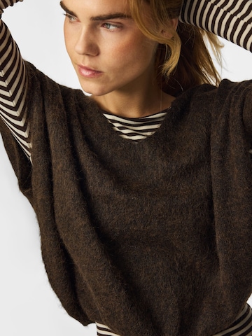 PIECES Pullover 'PCALLIE' i brun