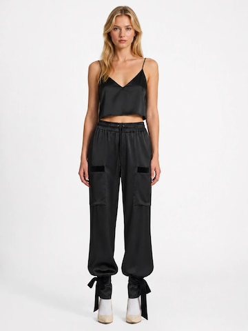Noah Christian - Loosefit Pantalón de pinzas 'NEPTUNE' en negro