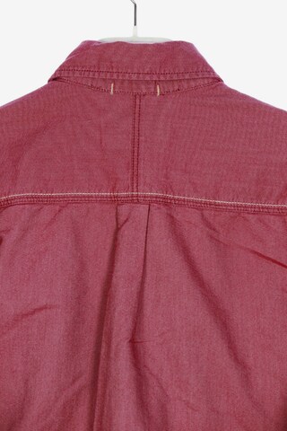 CALAMAR Button Up Shirt in M in Red