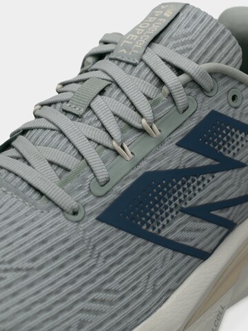 new balance Laufschuh 'Fuel Cell Propel' in Grau