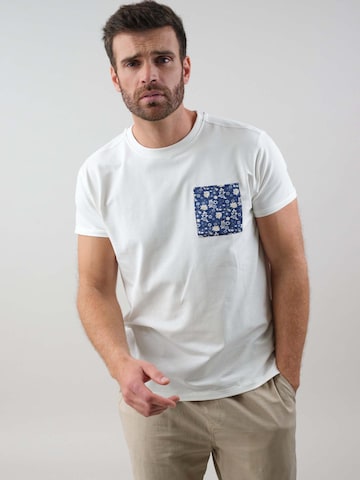T-Shirt 'PESQUERO' Deeluxe en blanc : devant