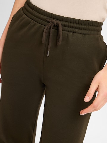 Regular Pantalon MSCH COPENHAGEN en vert