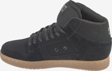 Baskets hautes 'Manteca 4 Hi' DC Shoes en noir : devant