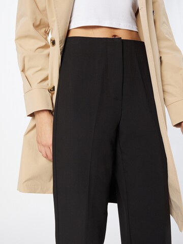 Regular Pantalon à plis VERO MODA en noir