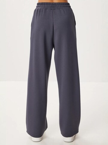 Pantalons de tailleur Happiness İstanbul en gris