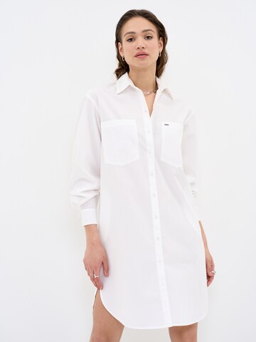 BIG STAR Shirt Dress in White: front