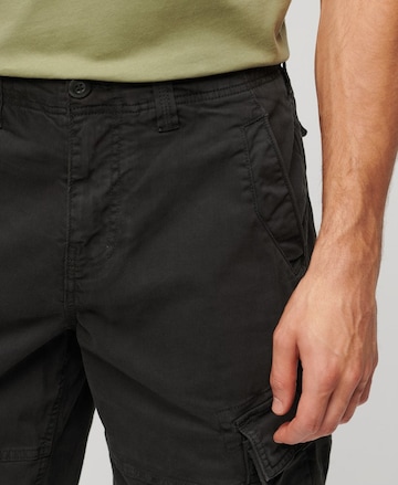 Superdry Regular Cargo trousers in Green