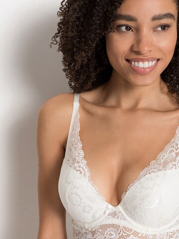 Regular Soutien-gorge LASCANA en beige