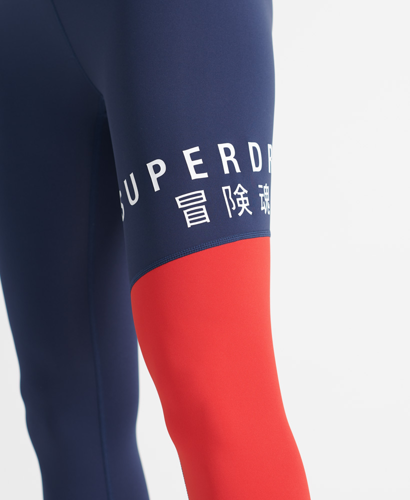 Superdry Sport Training 7/8-Leggings mit Grafik in Marine Superdry Sport Training 7/8-Leggings mit Grafik in Marine