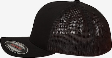 Casquette Flexfit en noir : devant