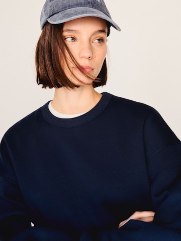 Bershka Sweatshirt i blå
