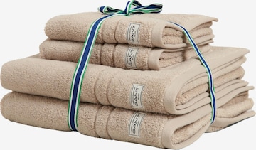GANT - Conjunto en beige: frente