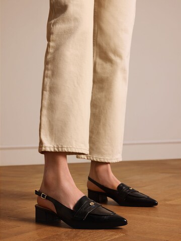 MANFIELD Pumps in Schwarz: Vorderseite