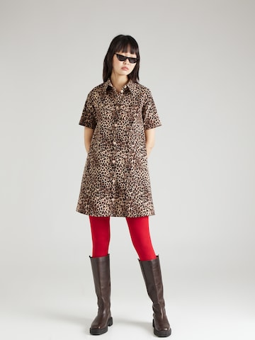 Robe-chemise Monki en marron : devant