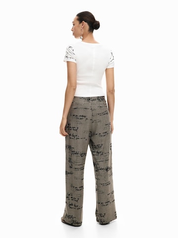 Wide leg Pantaloni con pieghe di Desigual in nero