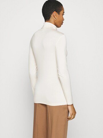 Top ' SC-MARICA 12 ' di Soyaconcept in bianco