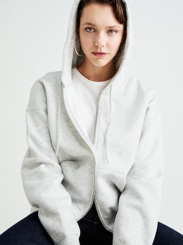 Giacca di felpa di Gina Tricot in grigio