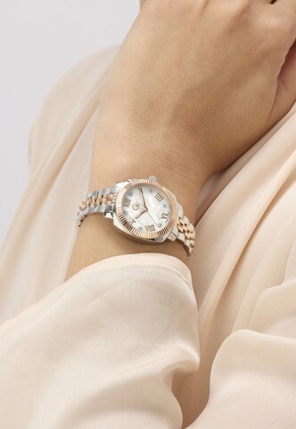 Orologio analogico di Gc in oro