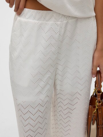 Wide leg Pantaloni 'VMThas' di VERO MODA in bianco