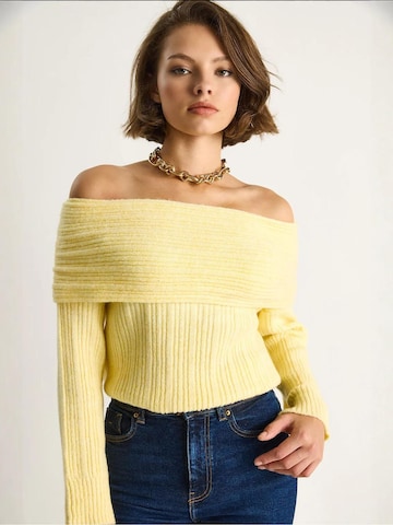 Pullover di Bianco Lucci in giallo