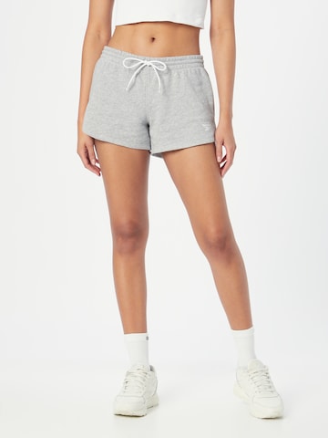 Reebok Regular Shorts in Grau: predná strana