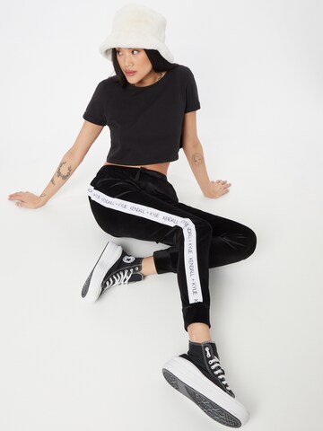 KENDALL + KYLIE Tapered Byxa i svart