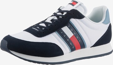 Tommy Jeans Sneakers in White: front