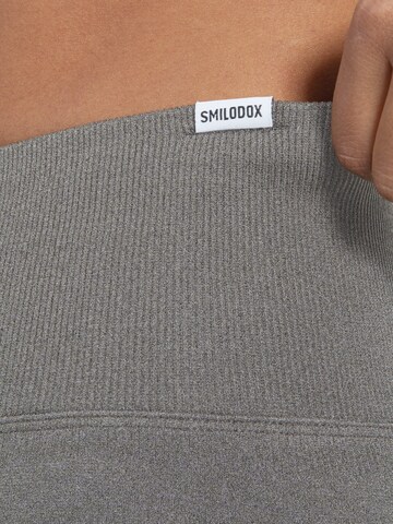 Smilodox Skinny Sporthose 'Elin' in Grau