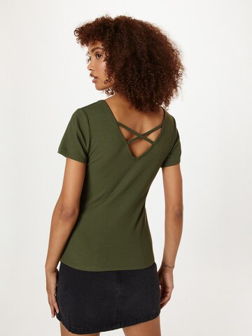 T-shirt 'Georgia' ABOUT YOU en vert