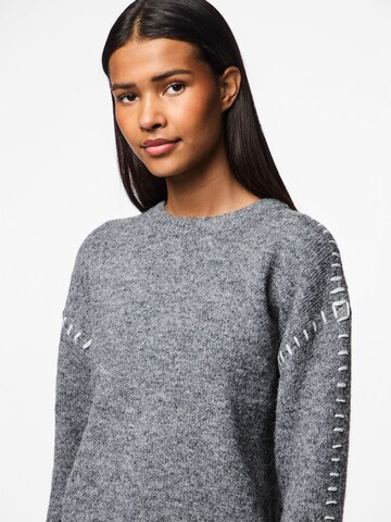 Pull-over 'Silah' PIECES en gris