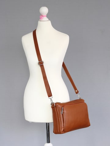 Adel Bags Skuldertaske 'Becky' i brun