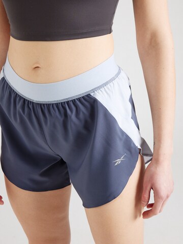 Reebok Regular Sportshorts in Blau