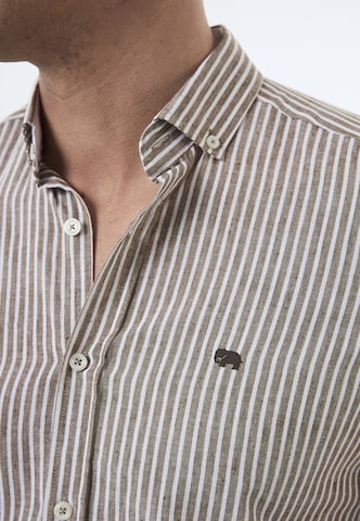 Jimmy Sanders - Ajuste regular Camisa en marrón