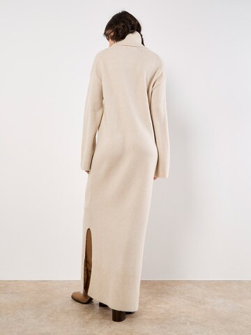 Robes en maille Apricot en gris