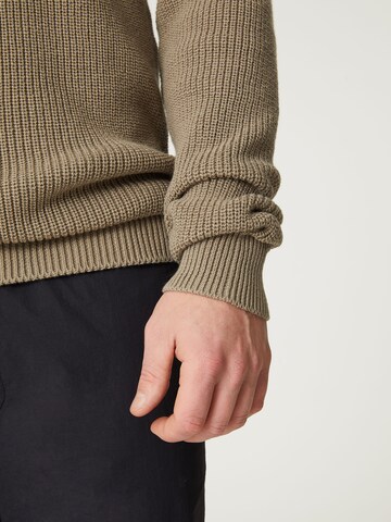 DAN FOX APPAREL Pullover 'Bilal' in Braun