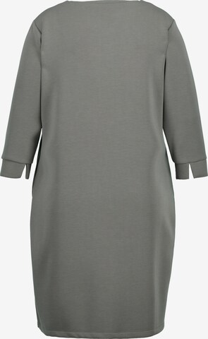 Robe Ulla Popken en gris