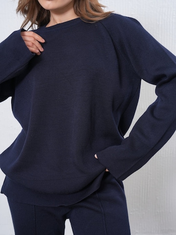 WOMAN VISION Suit in Blue