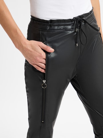MAC Loose fit Trousers in Black