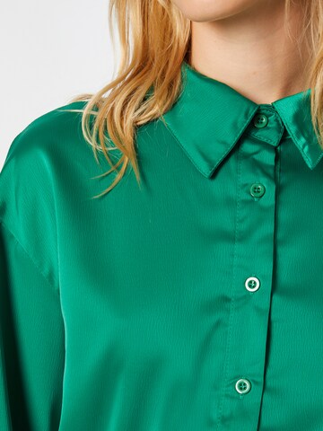 In The Style Blouse 'NAOMI GENES' in Green