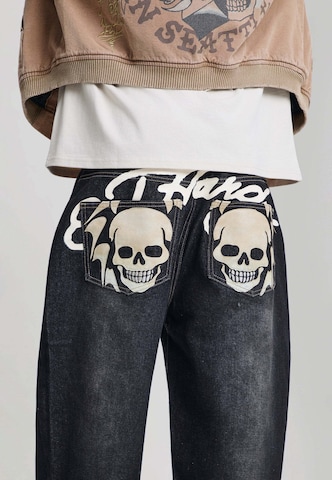 Ed Hardy Свободный крой Джинсы в Черный: сзади