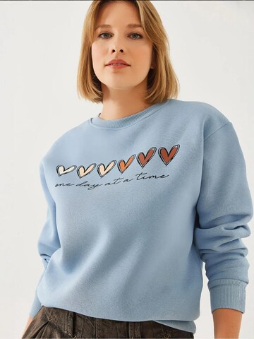 Felpa di Bianco Lucci in blu