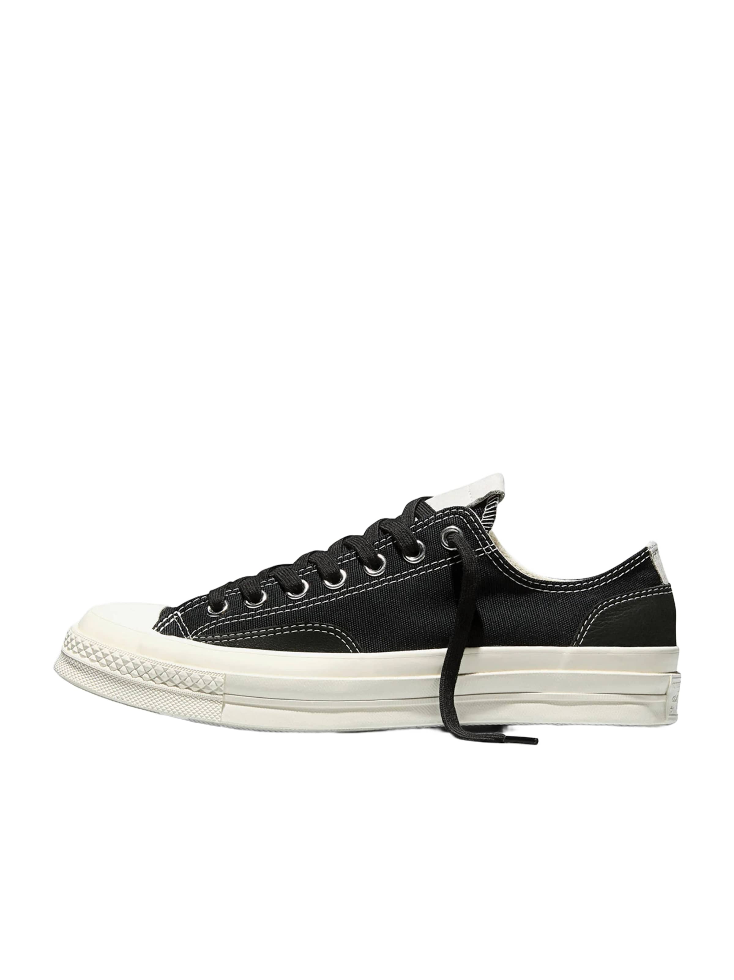 Sneaker bassa di CONVERSE in nero: frontale