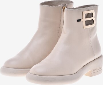 Baldinini Ankle Boots in Beige