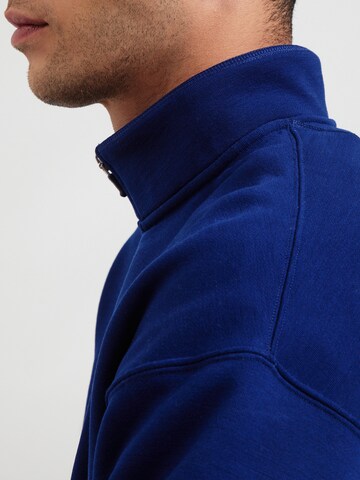 Nike Sportswear Sweatshirt 'CLASSIC' in Blau